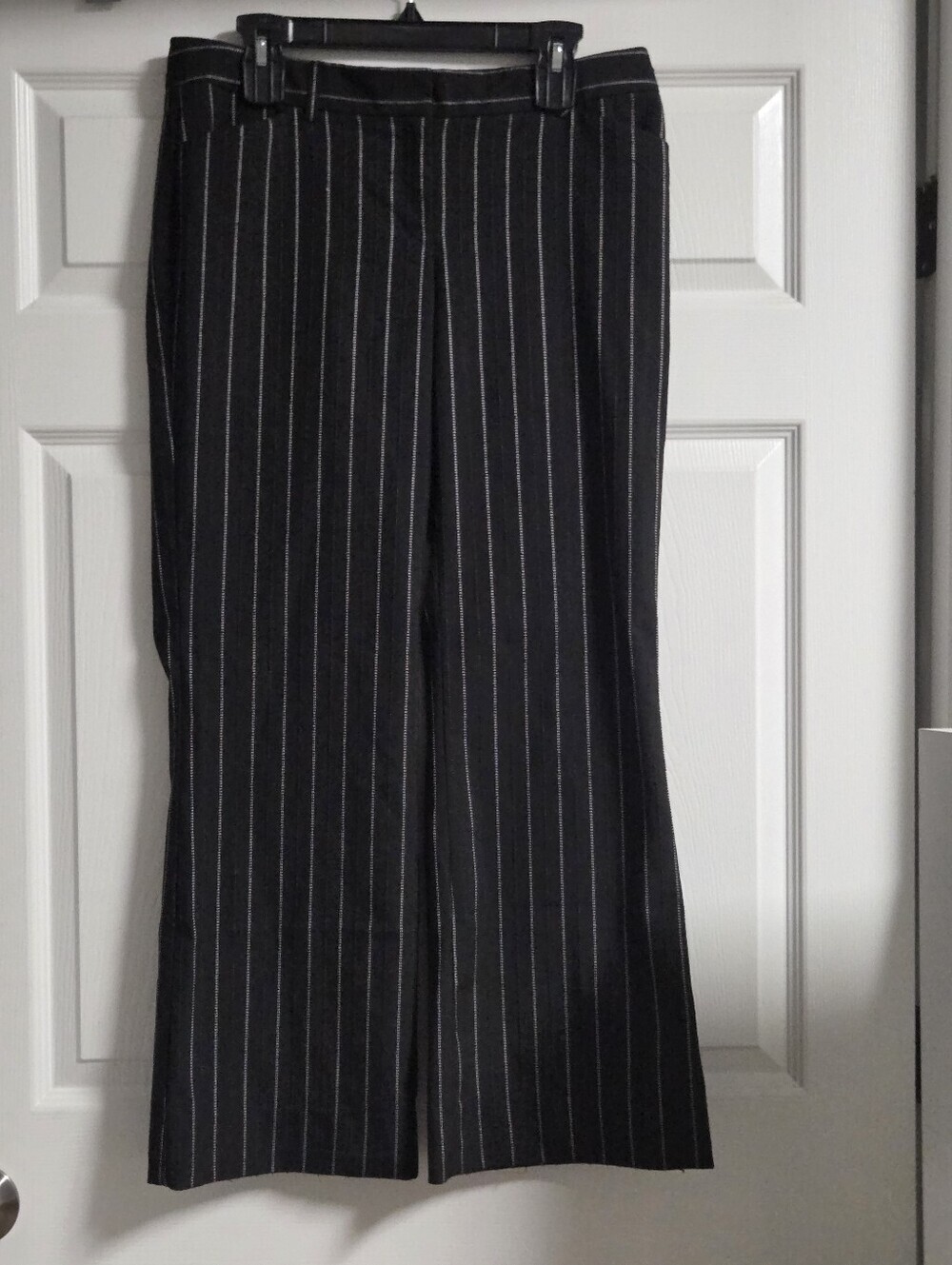 Express Women's Black Pinstripe Editor Wide Leg Pants Size 10